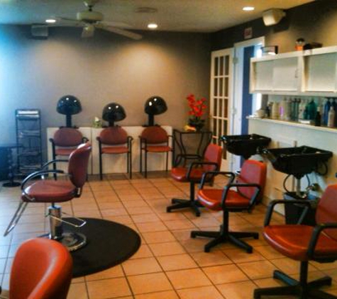 HeadWorks Salon and Day Spa - Glastonbury, CT