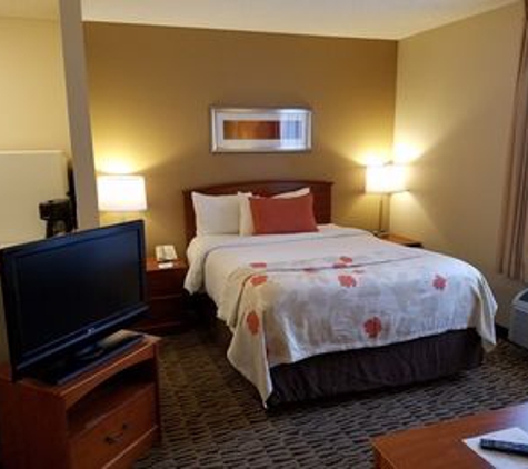 Hawthorn Suites by Wyndham - Jeffersonville, IN