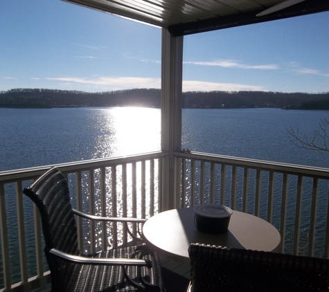 Golden Hoseshoe Condo Rentals - Lake Ozark, MO