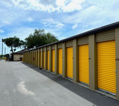 Life Storage - Tampa, FL