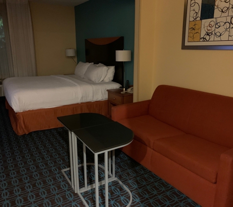 Fairfield Inn & Suites - Gold River, CA