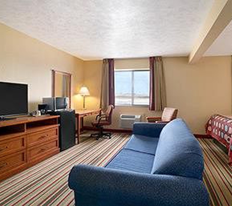 Super 8 by Wyndham Park City/North Wichita Area - Park City, KS