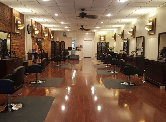 The Manhattan Color Bar Salon & Spa LLC - Kirksville, MO