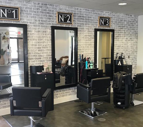 Nichole Marie Salon - Bourbonnais, IL