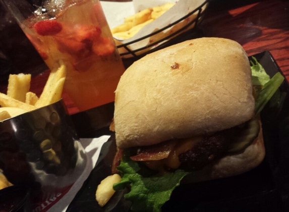 Red Robin Gourmet Burgers - Escondido, CA