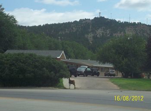 Dollar Inn Hot Springs - Hot Springs, SD