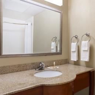 Wingate by Wyndham Savannah Gateway - Savannah, GA