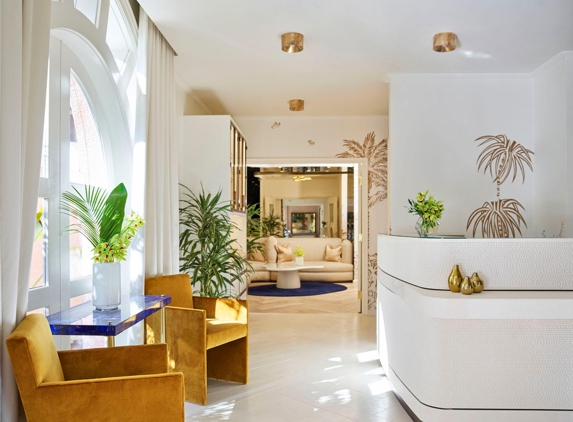 The Beverly Hills Hotel Spa - Beverly Hills, CA