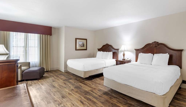 Best Western Plus Steeplegate Inn - Davenport, IA