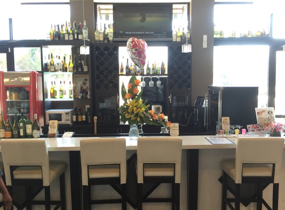 Tipsy Spa Salon & Lounge - Boynton Beach, FL