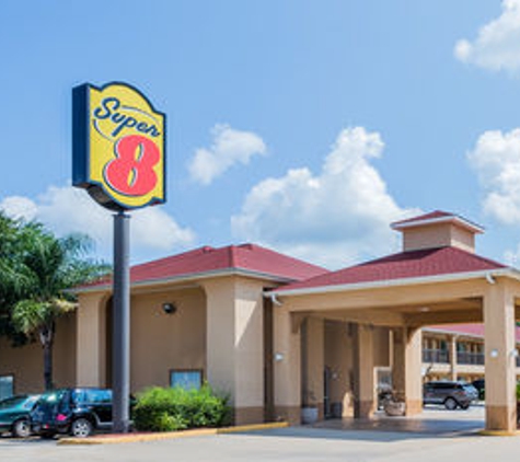 Super 8 by Wyndham Lake Charles Northeast - Lake Charles, LA