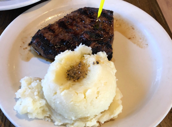 J & R Steak House - Islip, NY