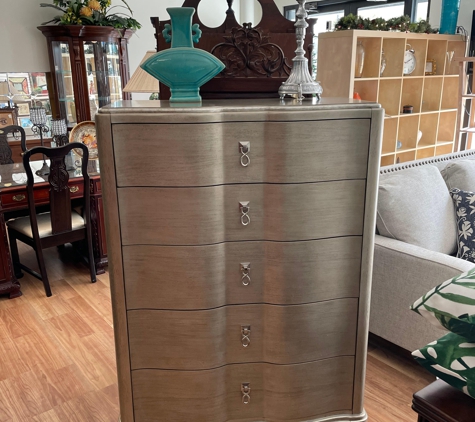 Eudybelles Furniture Resale and Consignment - Missouri City, TX