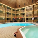 Super 8 by Wyndham Spearfish - Hotels