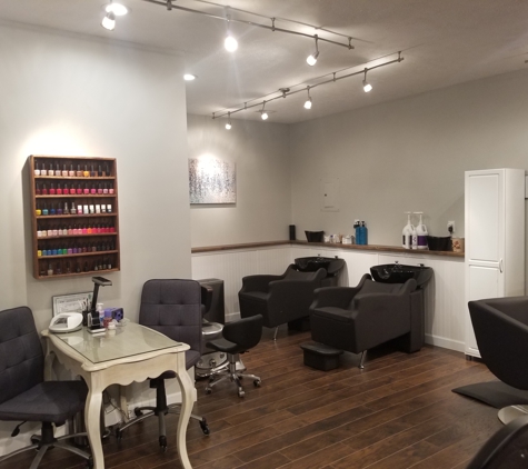 Salon 227 - Winfield, WV