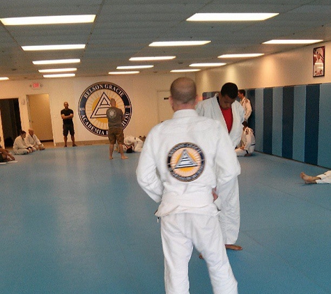 Relson Gracie Jiu-Jitsu Academy-North Columbus Training Association - Columbus, OH