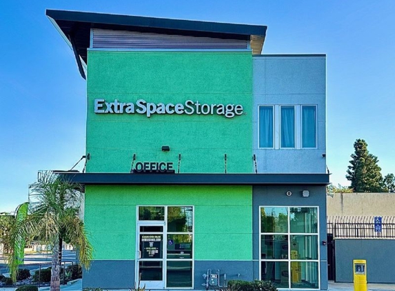 Extra Space Storage - Hawaiian Gardens, CA