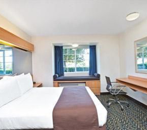 Microtel Inn & Suites by Wyndham Morgan Hill/San Jose Area - Morgan Hill, CA