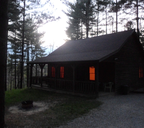 Cedar Pines Cabins - Logan, OH