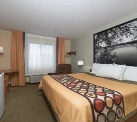 Super 8 by Wyndham Alexandria MN - Alexandria, MN