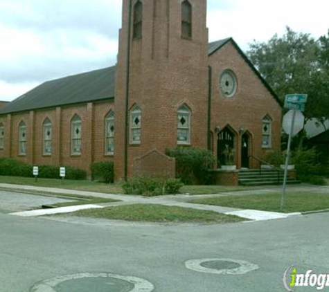 Academie De Montessori - Jacksonville, FL