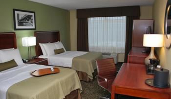 Best Western Plus Glenview-Chicagoland Inn & Suites - Glenview, IL