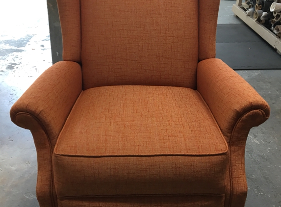 DZ Upholsterers - Gretna, LA