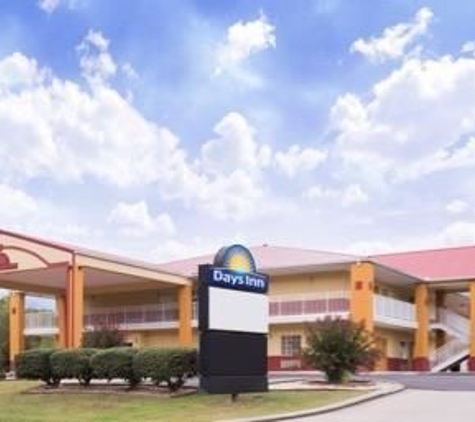 Days Inn by Wyndham Trenton - Trenton, GA