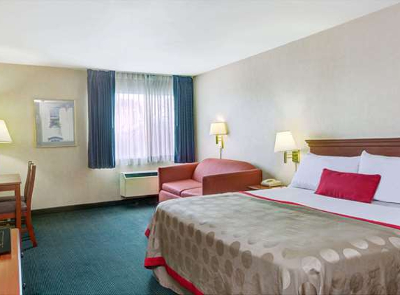 Ramada by Wyndham Hawthorne/LA Stadium - Hawthorne, CA