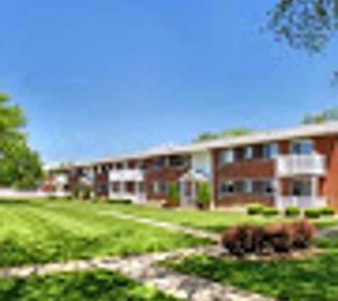 Lake Grove Apartments - Lake Grove, NY