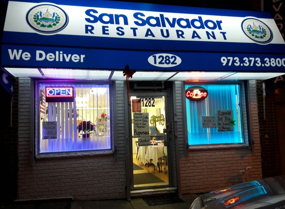 San Salvador - Irvington, NJ