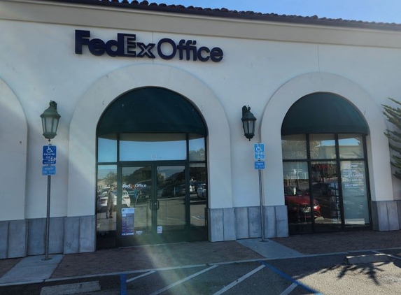 FedEx Office Print & Ship Center - Seaside, CA