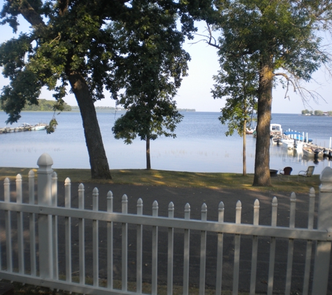 Island View Resort and Pontoon Rental - Wahkon, MN