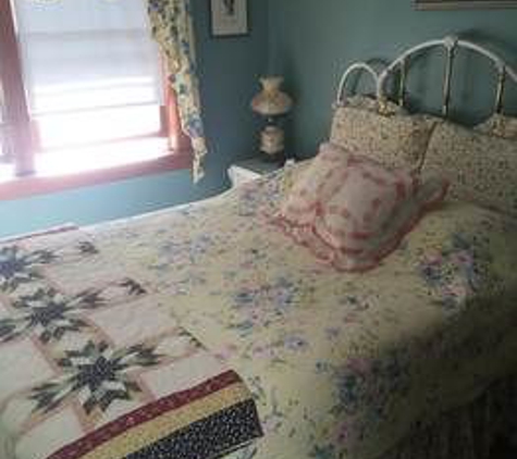 Eastgate Inn Bed & Breakfast - Lenox, MA