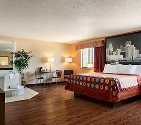 Super 8 by Wyndham Taylor/Detroit Area - Taylor, MI