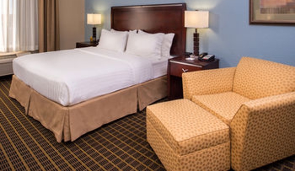 Holiday Inn Express & Suites Pittsburg - Pittsburg, KS