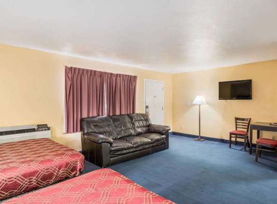 Econo Lodge - Cameron, MO