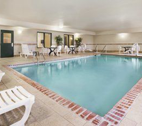 Country Inns & Suites - Northwood, IA