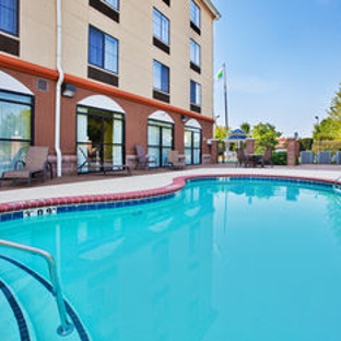 Holiday Inn Express & Suites Charlotte-Concord-I-85 - Concord, NC