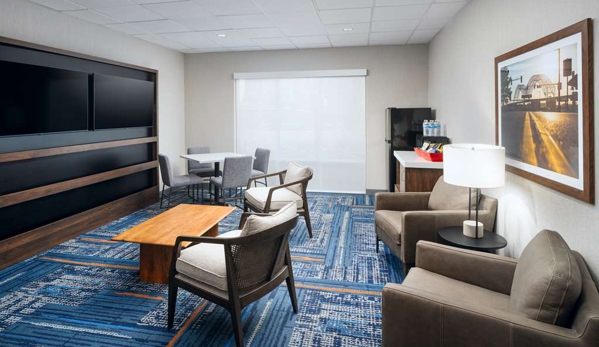 Hampton Inn & Suites Memphis East - Memphis, TN