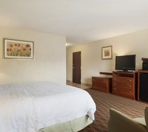 Hampton Inn & Suites Greenfield - Greenfield, MA