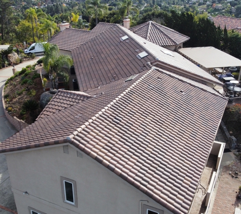 Santa Fe Roofing & Rain Gutters - Vista, CA