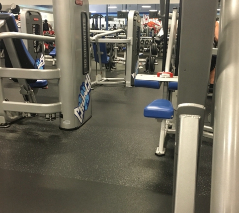 Crunch Gym - Addison, TX