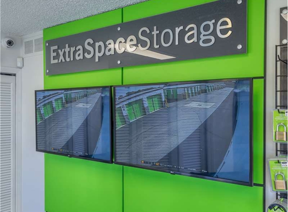 Extra Space Storage - Troy, MI