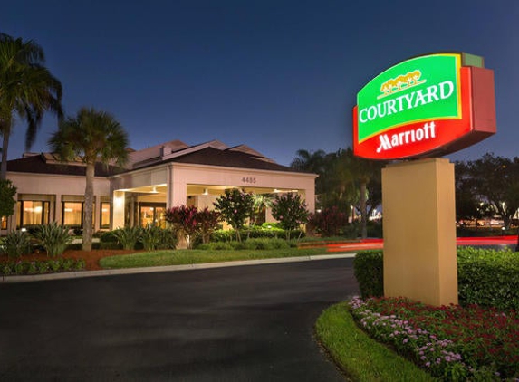 Courtyard by Marriott - Fort Myers, FL