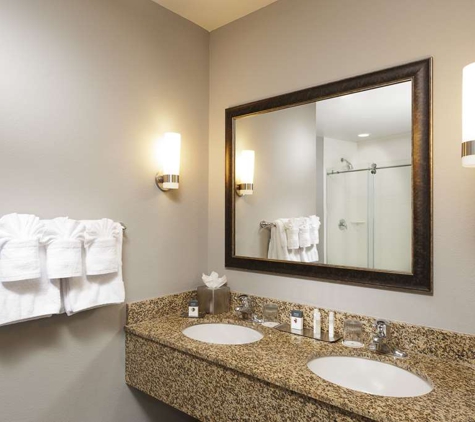 DoubleTree by Hilton Hotel West Palm Beach Airport - West Palm Beach, FL