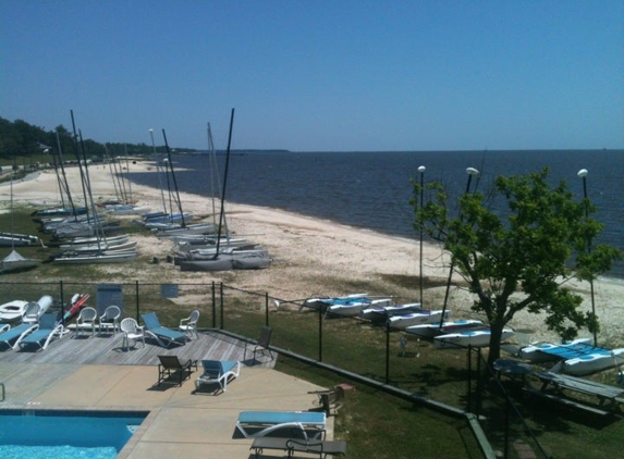 Ocean Springs Yacht Club - Ocean Springs, MS