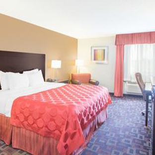 Ramada by Wyndham Tulsa - Tulsa, OK