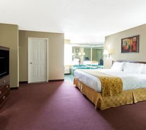 Days Inn - Dahlonega, GA