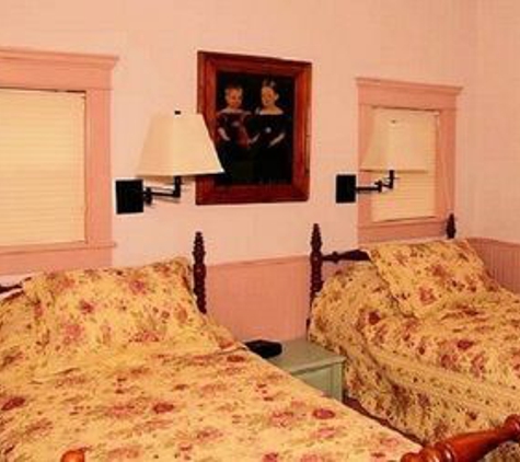 Anne Hathaways B&B and Garden Suites - Ashland, OR